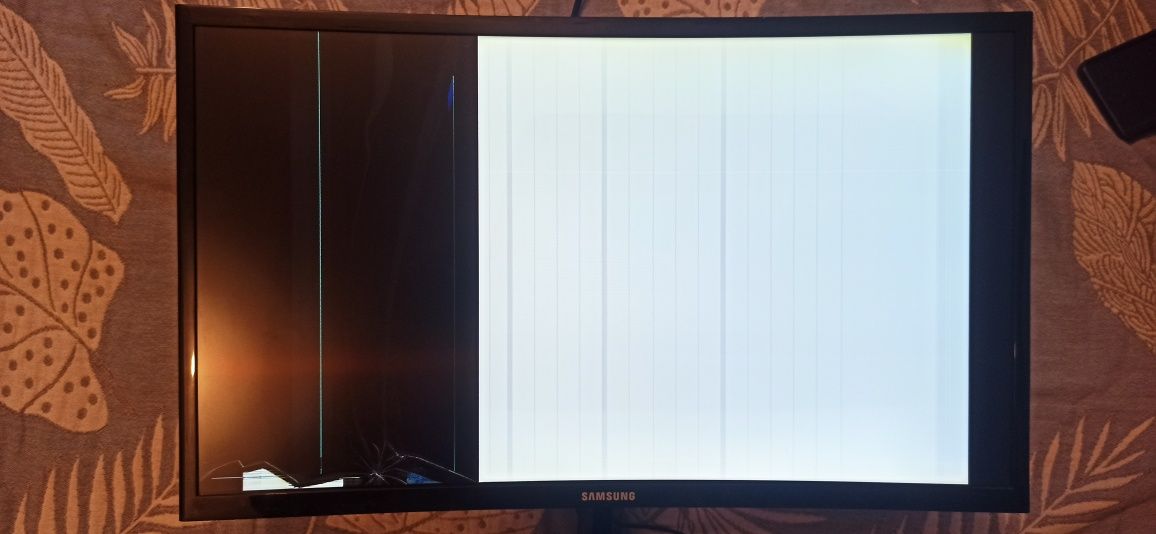 Монітор Samsung C24F396FHI вигнутий, розбита матриця