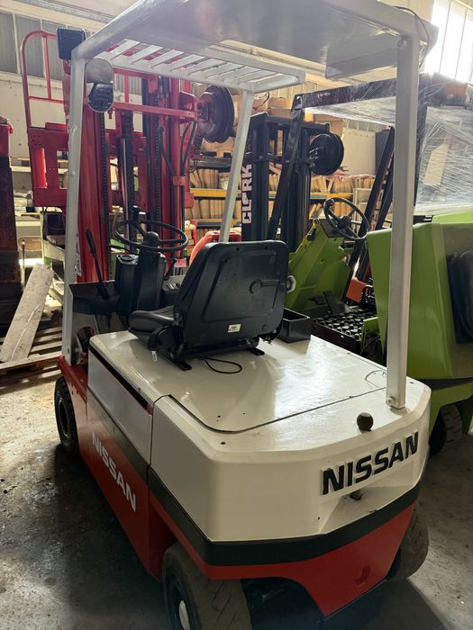Empilhador Nissan de 1500 jgrs diesel
