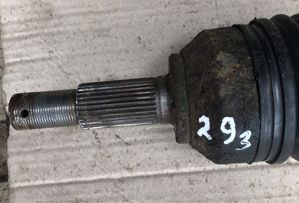 Полуось (привод) передняя левая Nissan Qashqai +2 J10 2010 1.6b