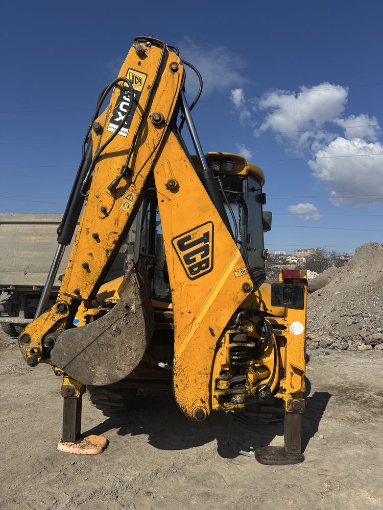 Продам экскаватор-погрузчик JCB 3CX sitemaster 2008 год
