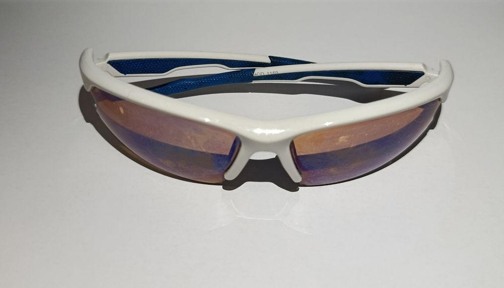 Спортивні окуляри                                
Продам стильні спорт