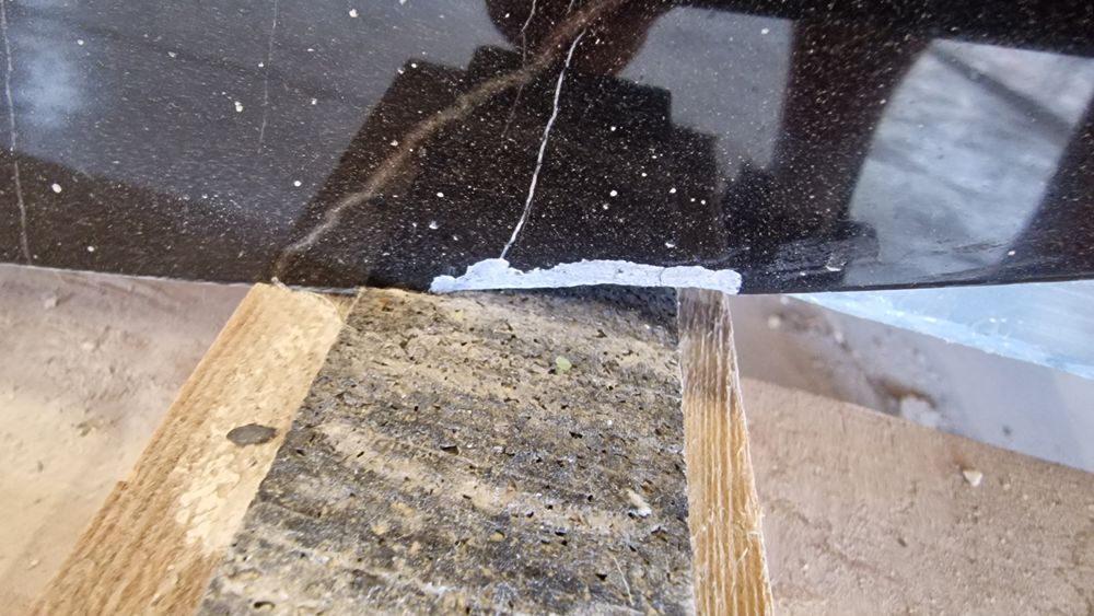Kamień naturalny marmur sahara noir na stolik