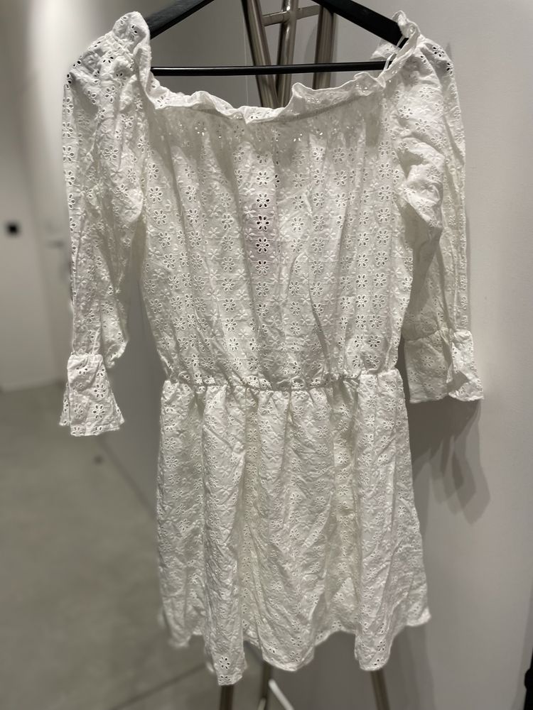 Sukienka biała Guess S/36 hiszpanka