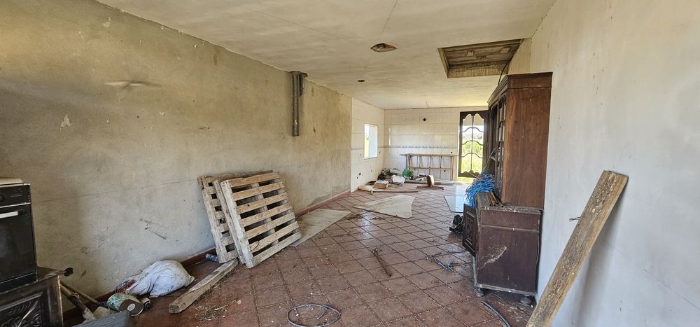 Moradia e terreno urbano 3105m2 OPORTUNIDADE!