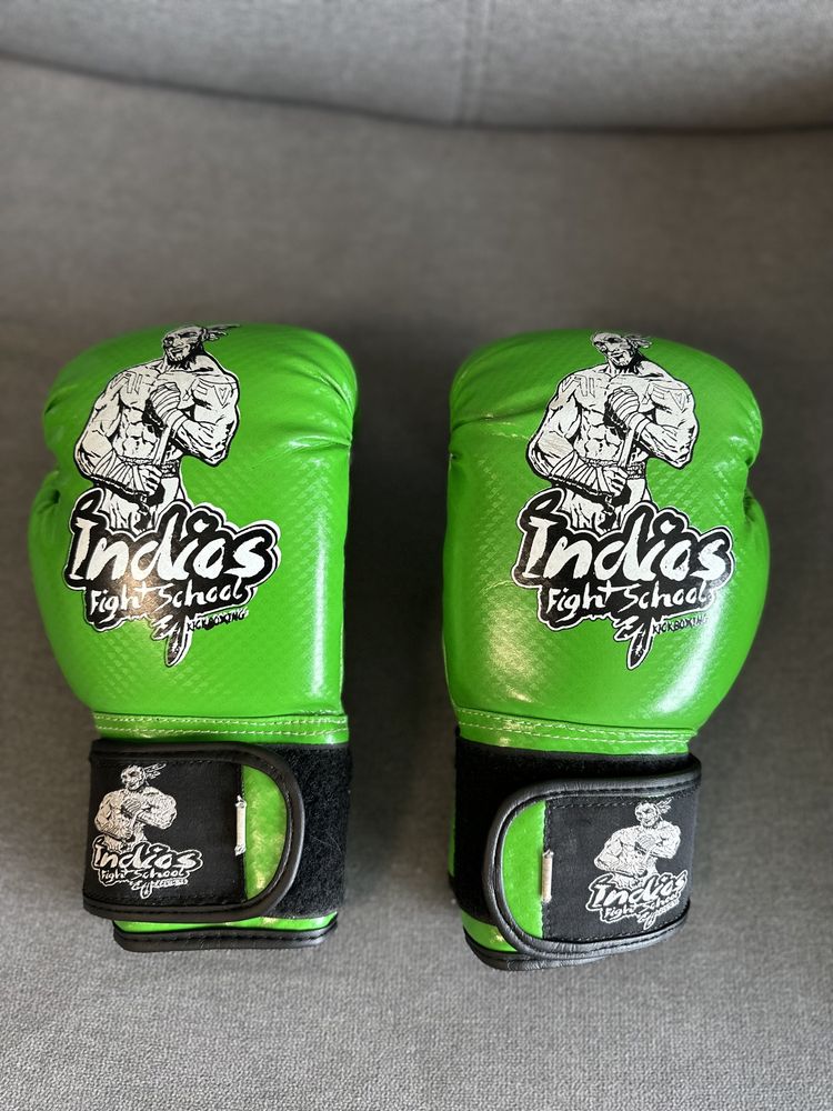 Luvas de Boxe e caneleiras infantil