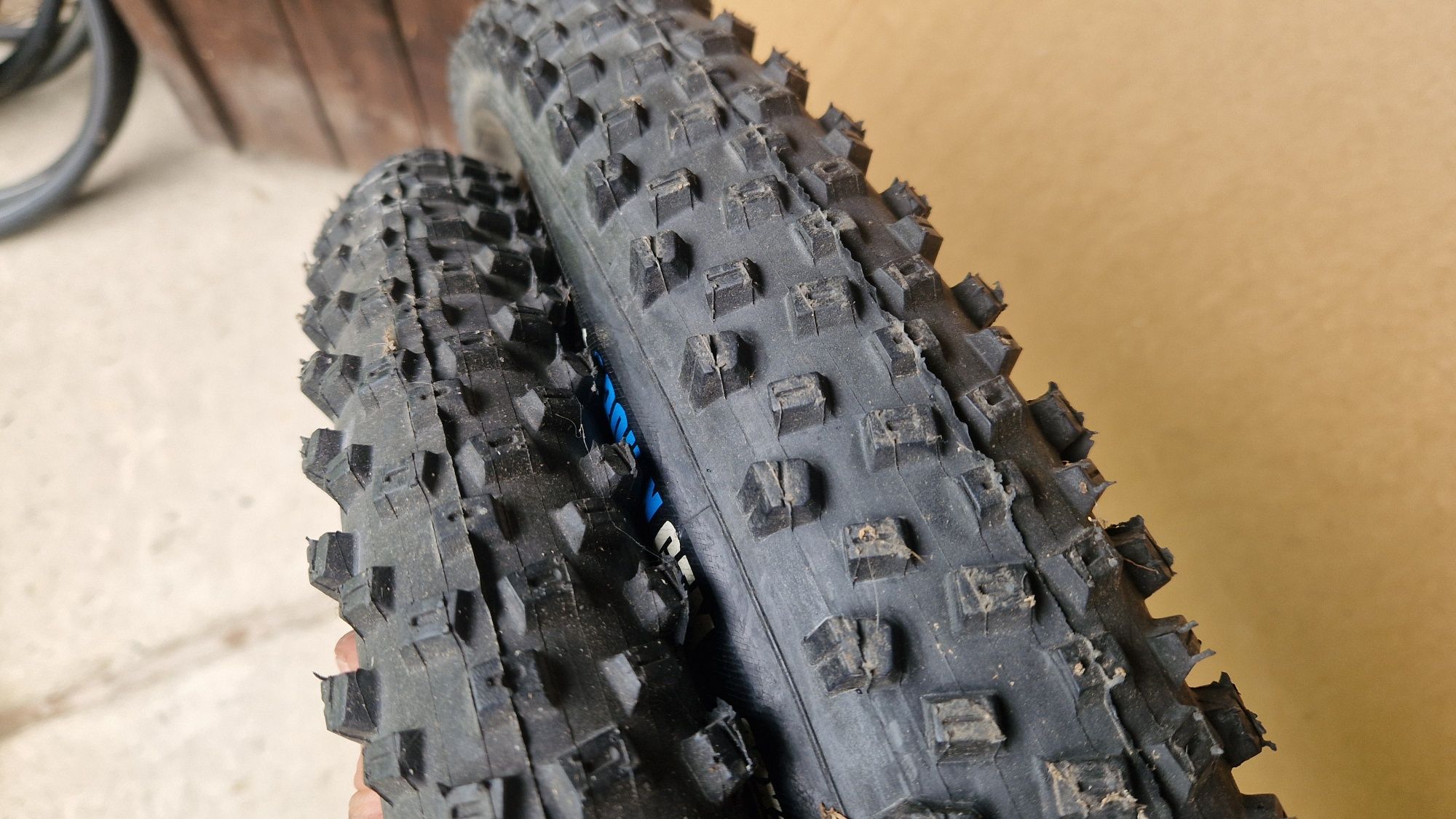 Dwie nowe opony mtb Vee tire co Crown gem 29.x2.30