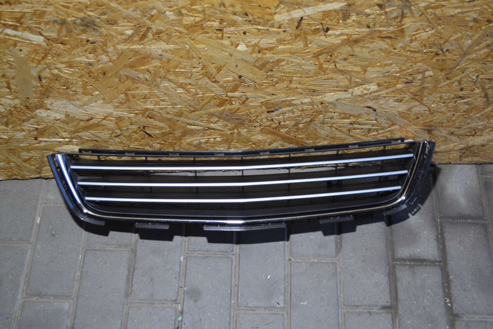 Kratka zderzaka chrom Opel Astra H  Lift