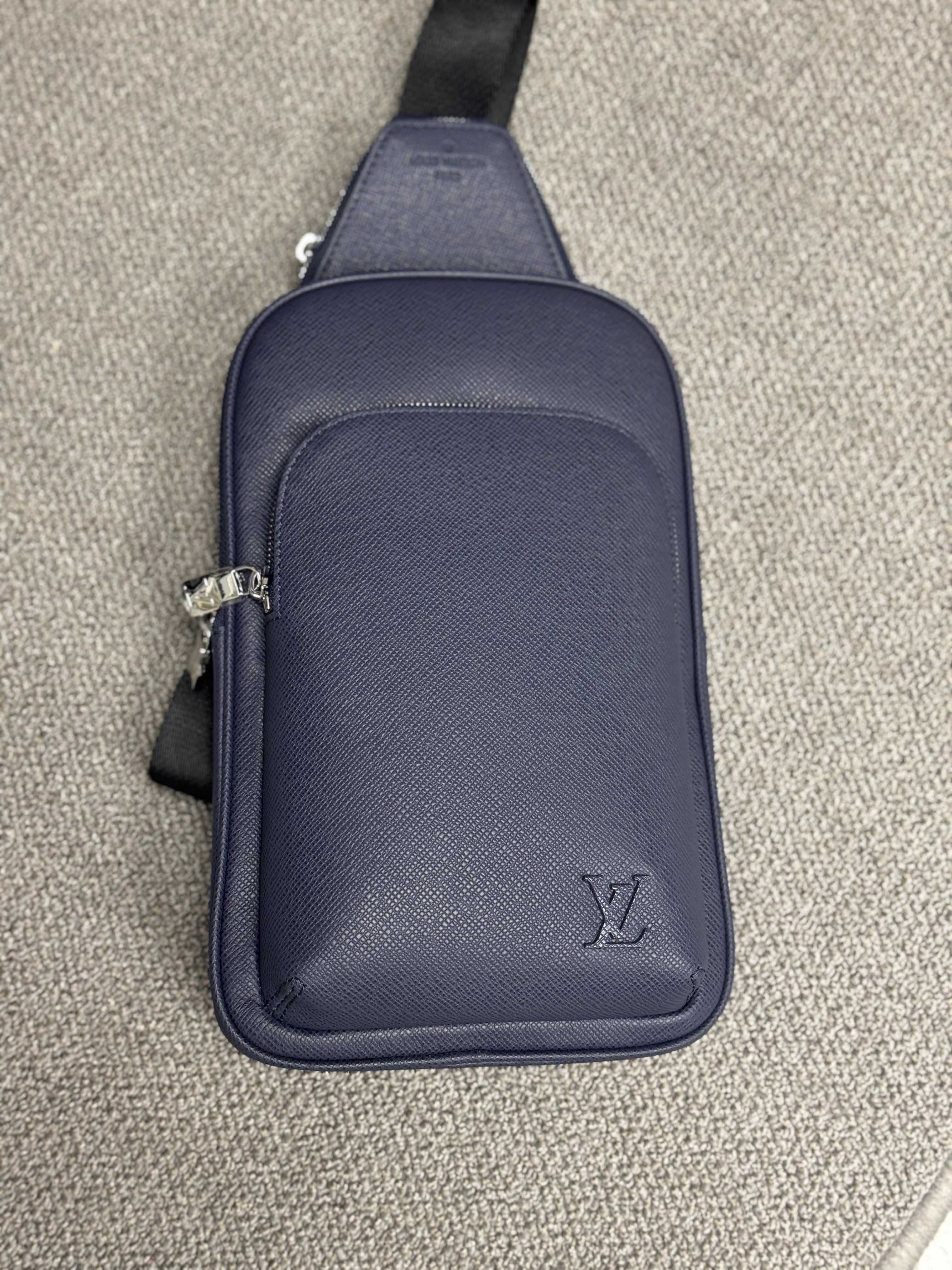 Сумочка Louis Vuitton в идеальное состояние, оригинал
