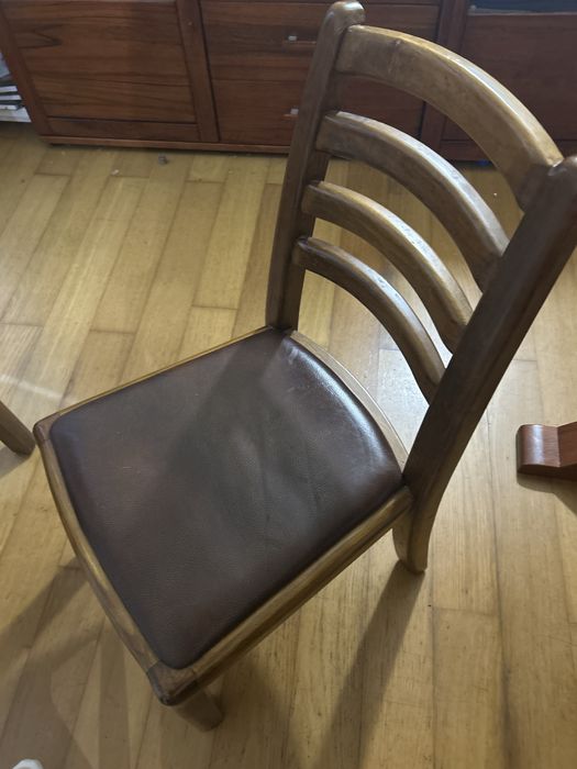 Mesa de jantar em madeira maciça de cerejeira com 6 cadeiras