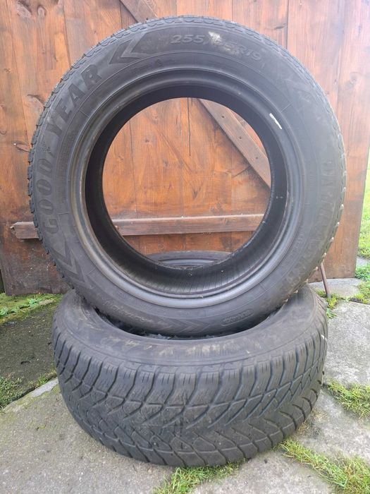 Opony zimowe Goodyear UltraGrip+ Suv4x4 255/55R19