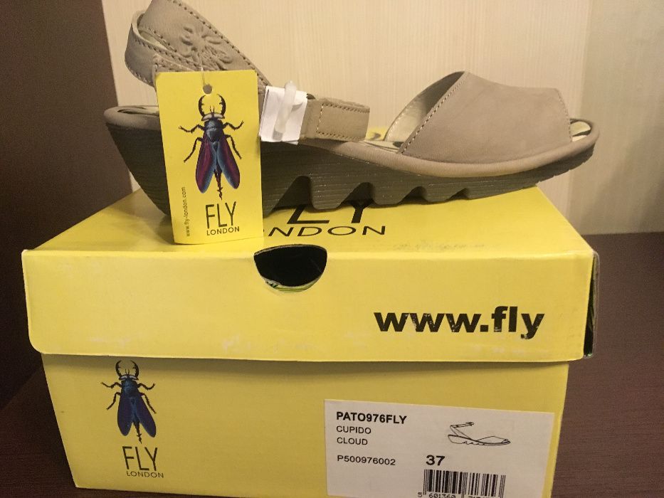Кожаные босоножки FLY LONDON 37 размер