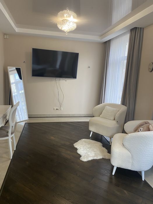 Продаж квартири котеджного типу на вул. Стороженка