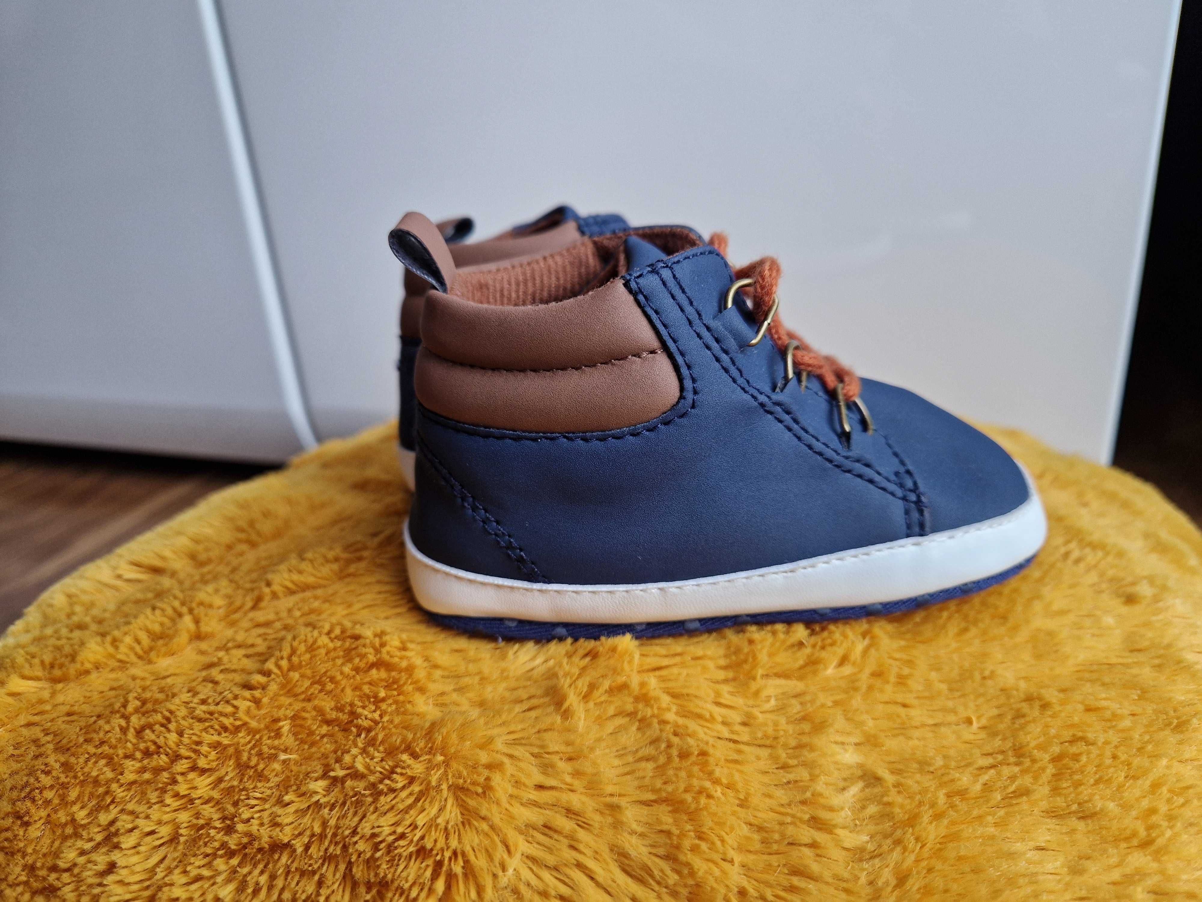Buciki niemowlęce NIECHODKI r. 20 (12,5cm)