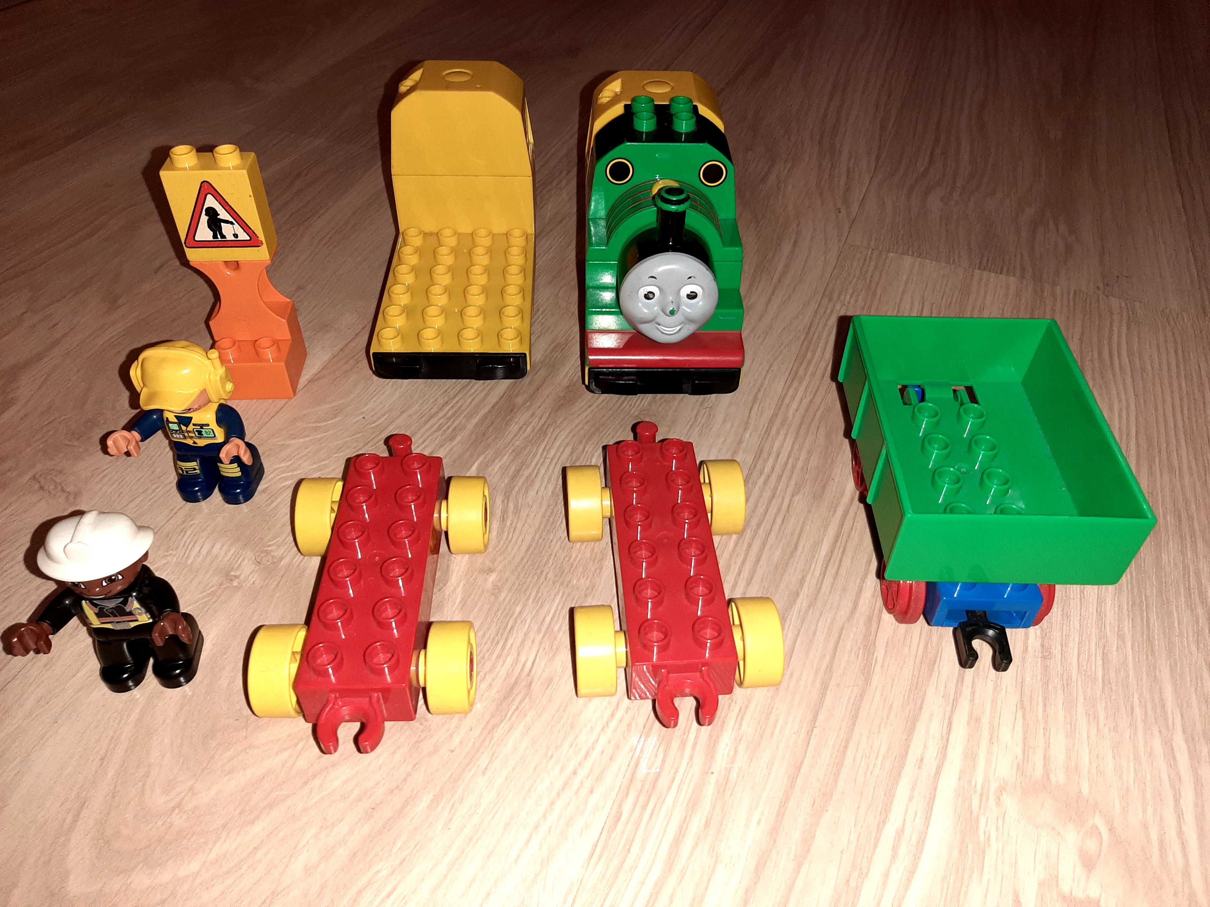 Zestaw kolejowy Lego Duplo pociąg÷dodatkowe tory, lokomotywy i wagony