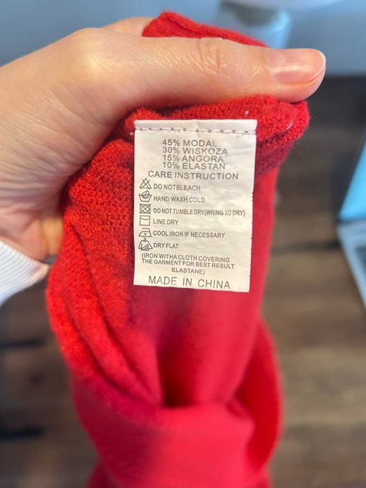 Damski czerwony sweter z wiskozy 80% M Colloseum