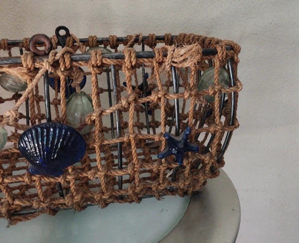 Cesto em ferro e corda com motivos do mar