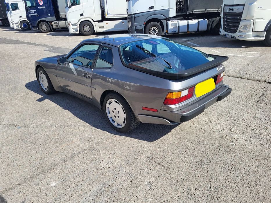 Porsche 944 Turbo, niski przebieg, zarejestrowany w PL jako zabytkowy.