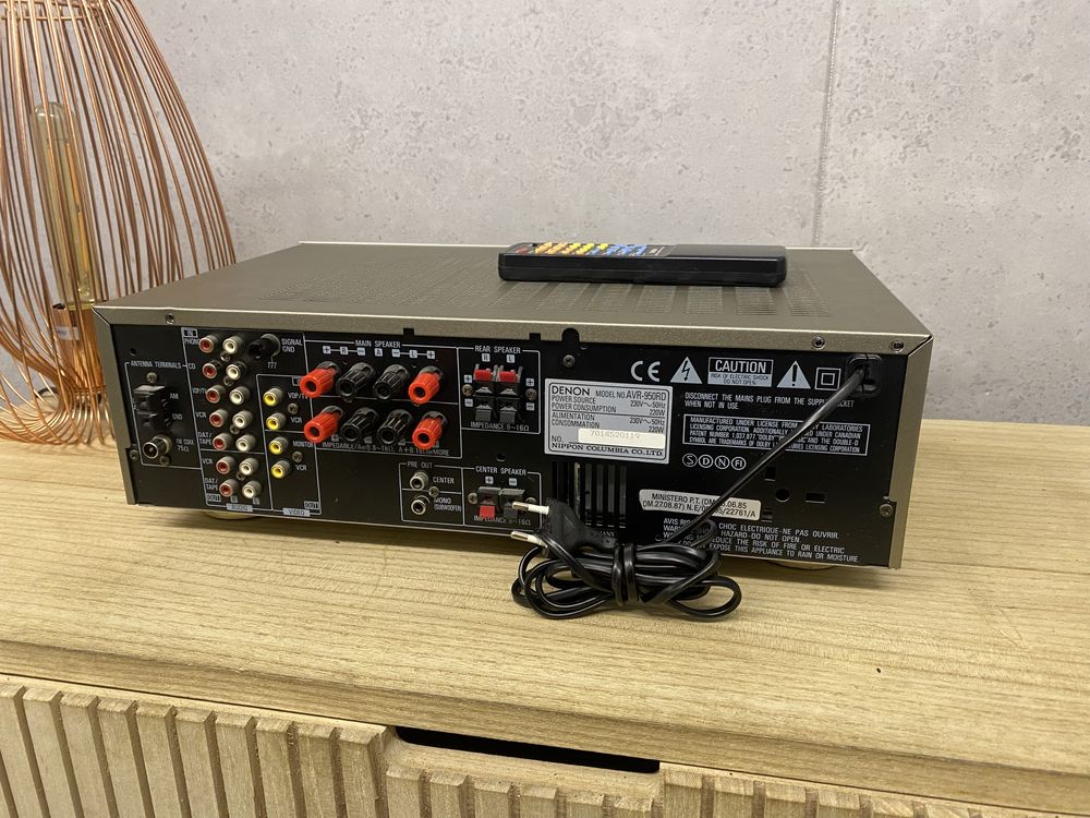 Amplituner Denon AVR-950D z pilotem, wysoki model 90w/kanał, srebrny
