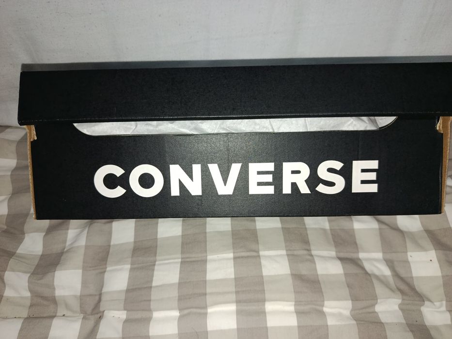 Sapatilhas Converse novas