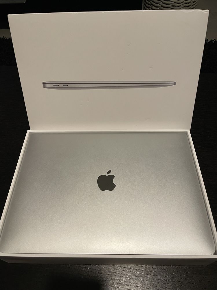 2020 Apple Macbook Air com Apple M1 chip