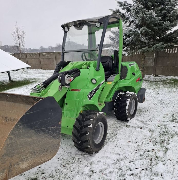 Ładowarka miniładowarka Avant 735