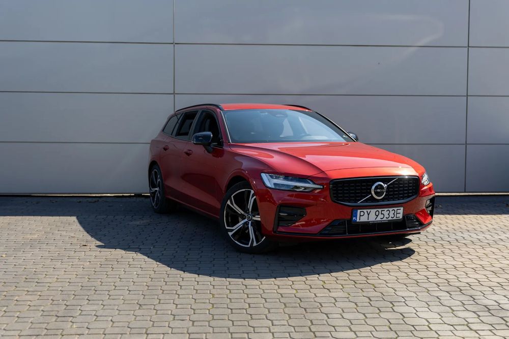Volvo V60 Demonstracyjny Plus Dark B4 190KM od ręki!!!