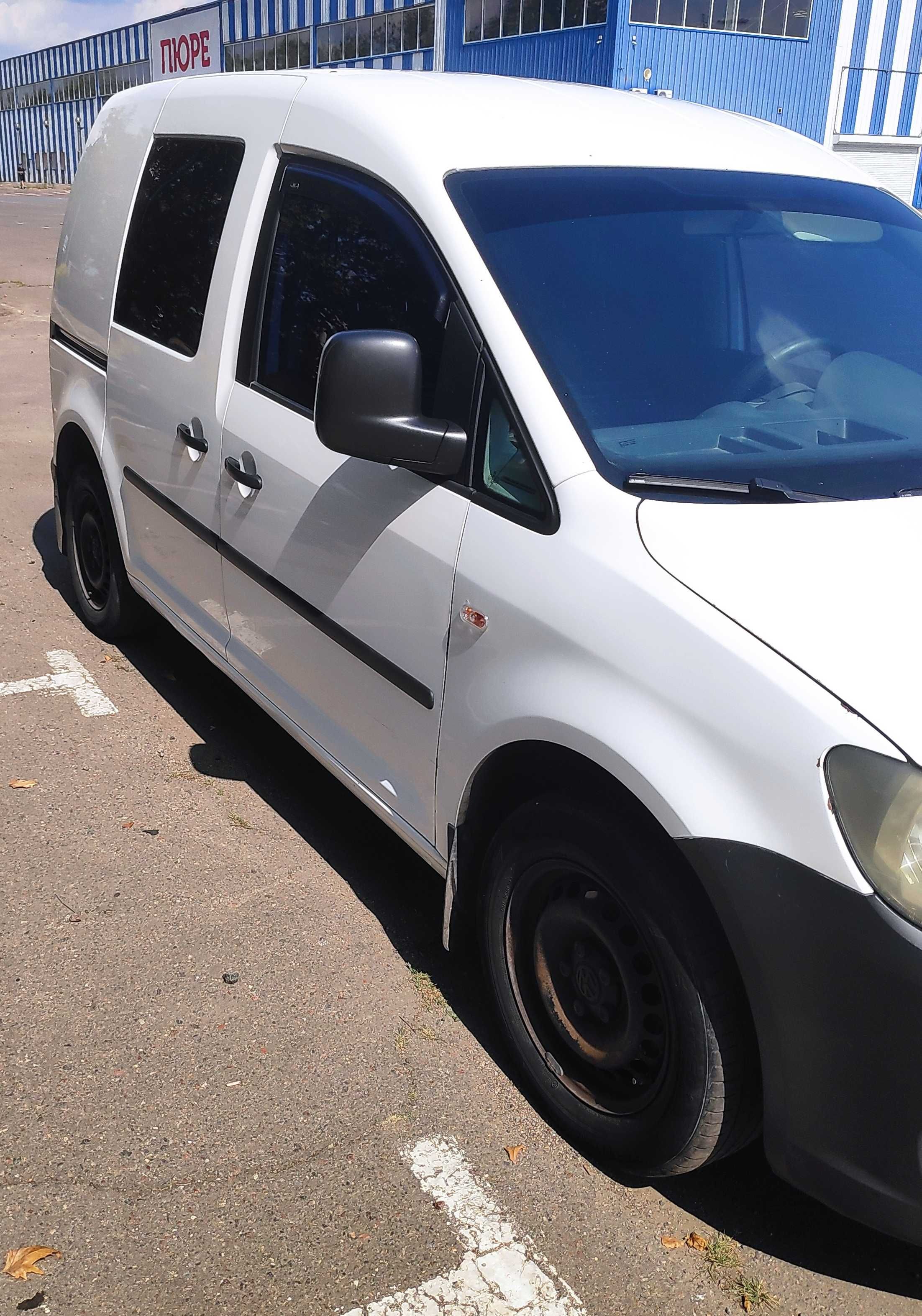 Продаю автомобиль VW Caddy 2011 г.в.