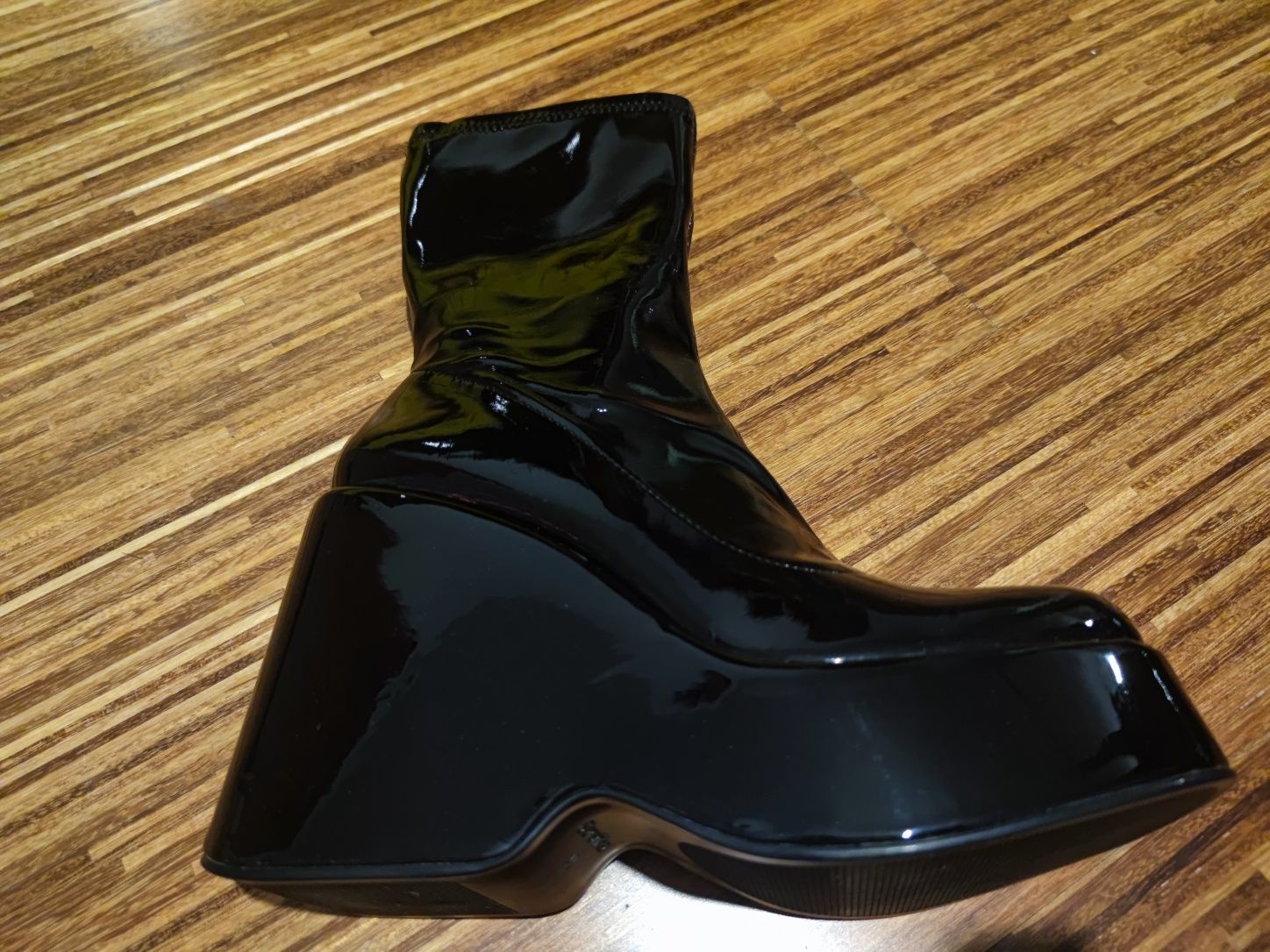 Designerskie lakierowane botki Bershka na platformie. Nowe, a TANIEJ!!
