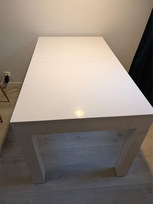 Stół bialy rozkładany.