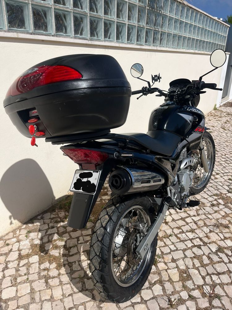 Honda NX 400 Falcon