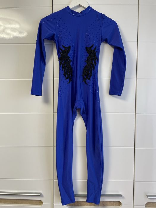 Инкрустация камнями, костюм для гимнастики