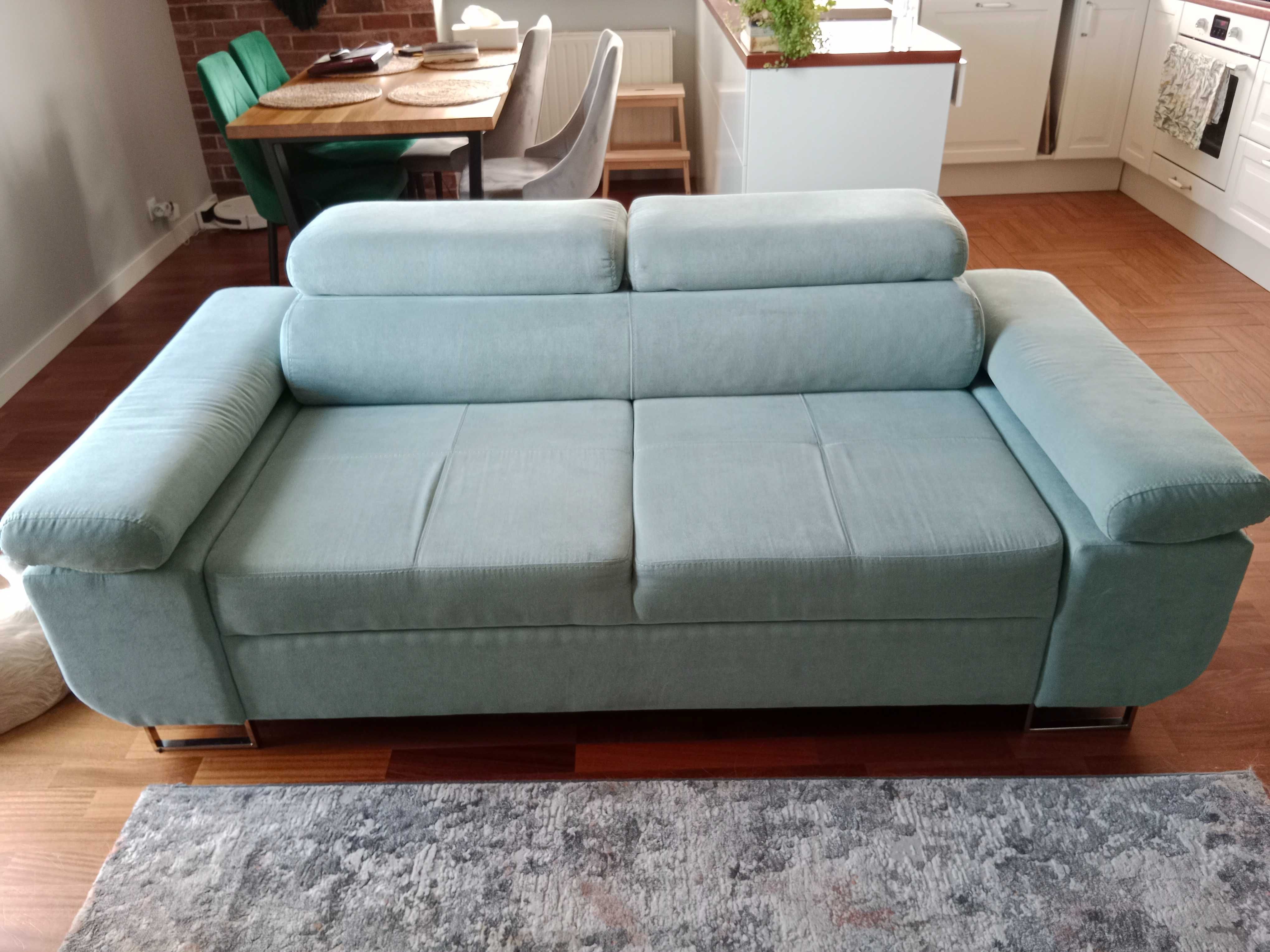 Miętowa sofa, meble Bogart