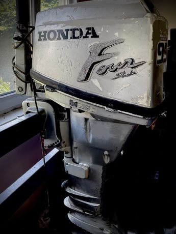 Продам лодочный мотор Honda bf 9.9