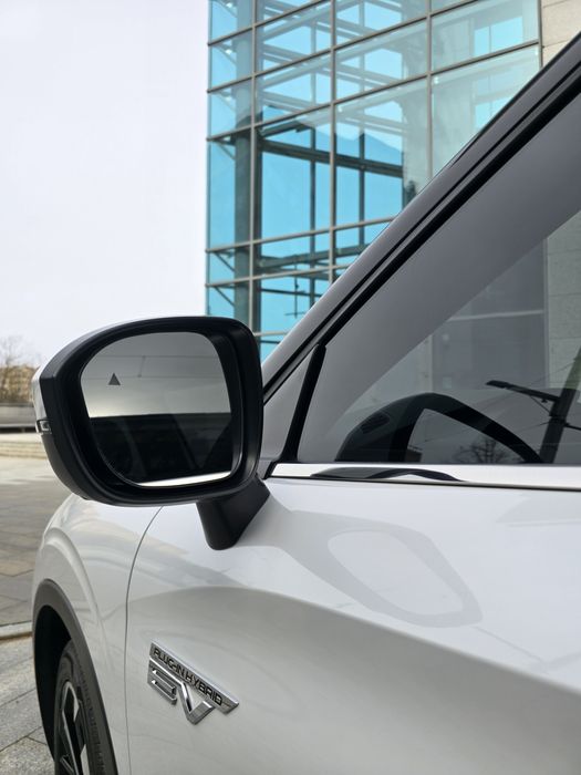 Mitsubishi outlander PHEV 2.4 4WD SEL Гібрид 2023р. 

 PHEV 2.4 P 4WD