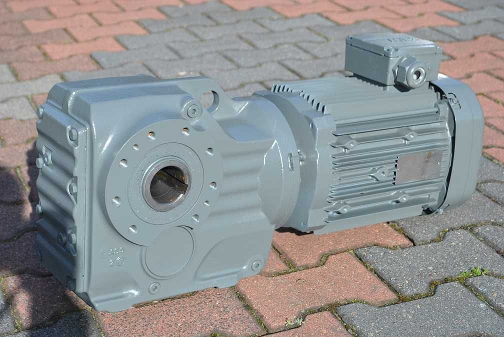 Motoreduktor kątowy 4kw. 118obr./min. firmy SEW-Eurodrive