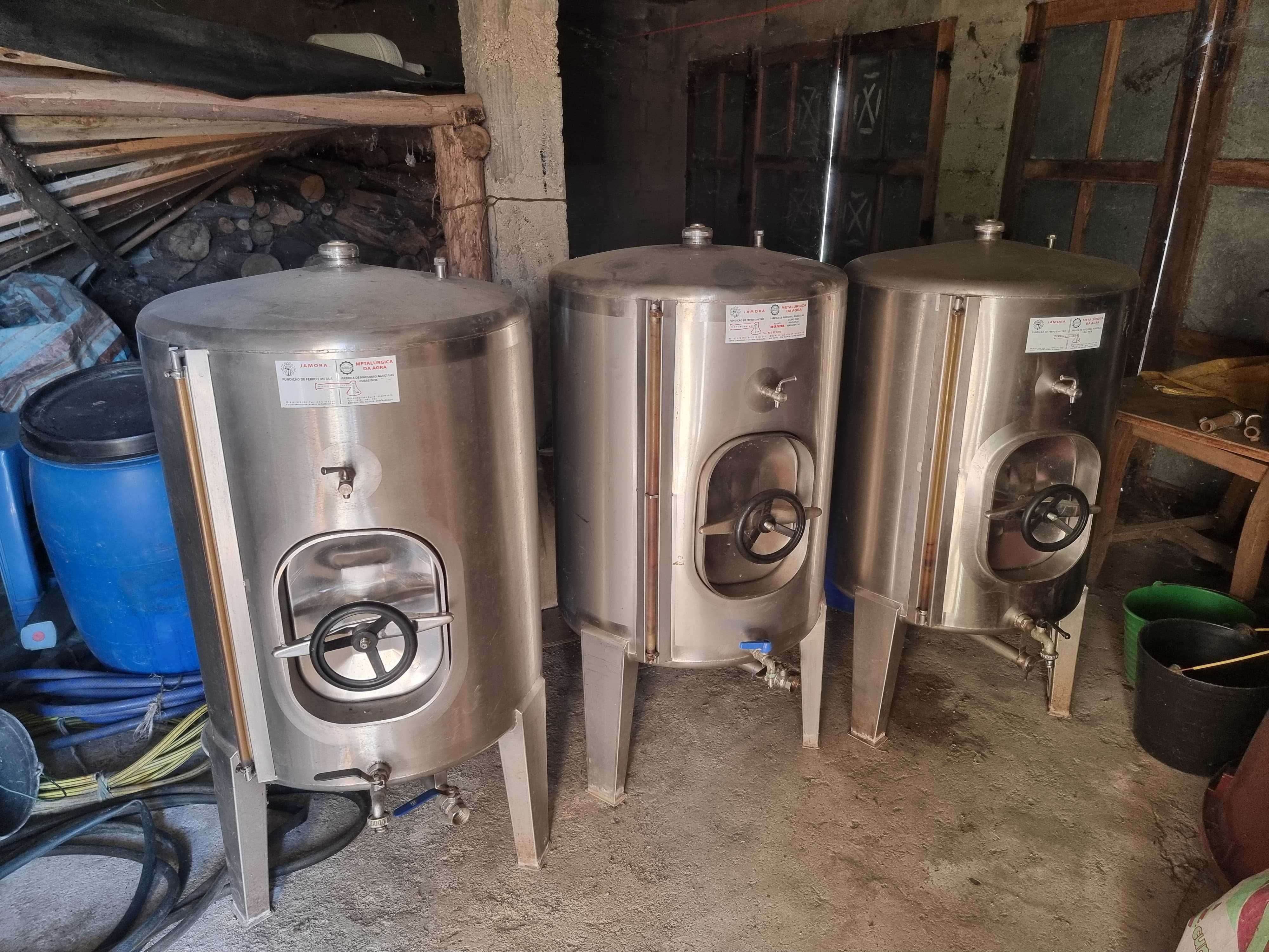 Cubas de Inox 500L e 250L – Ótimo estado!