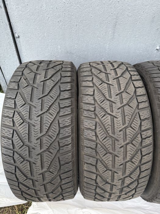 235/40/18 зіма TIGAR