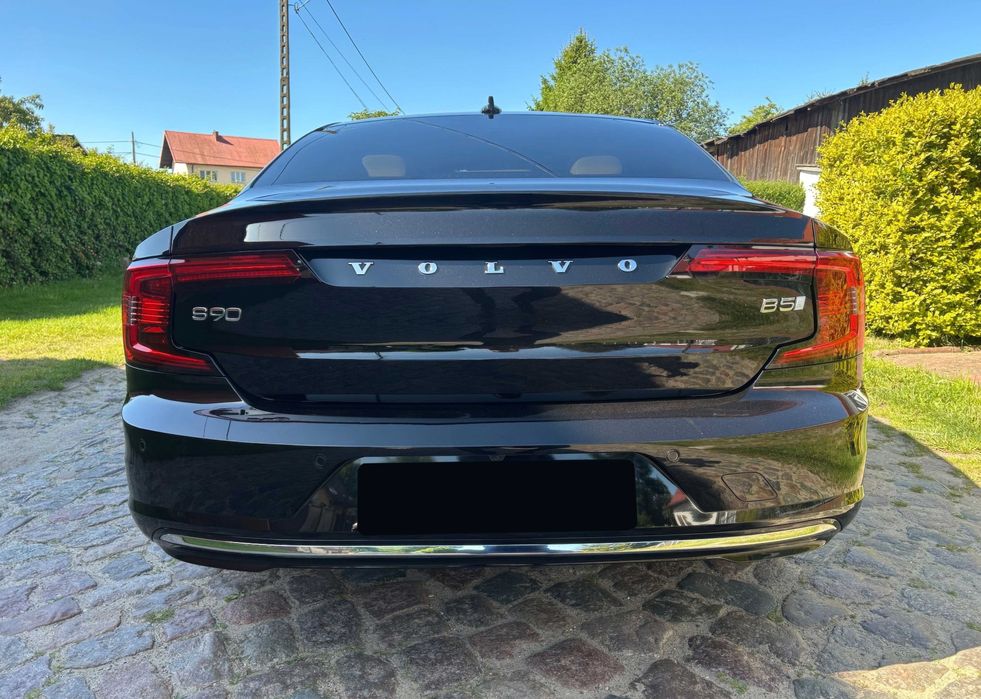 Volvo S90      2022