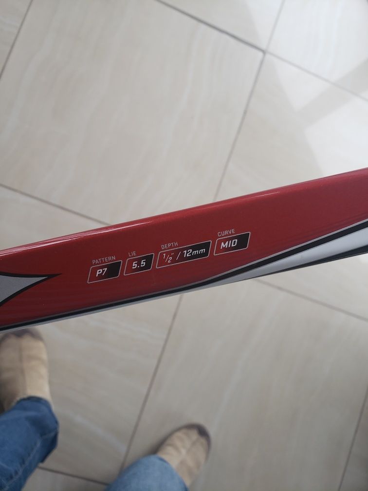 Продам клюшку для хоккея EASTON
