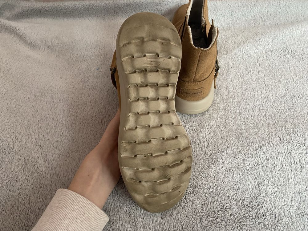 Руді замшеві черевики Skechers, розмір 38