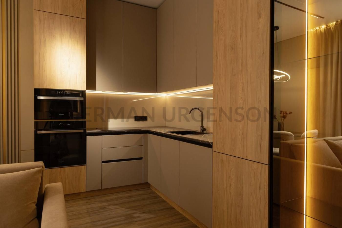 Продаж 1к квартири 42 м.кв / вул. Руська, Центр