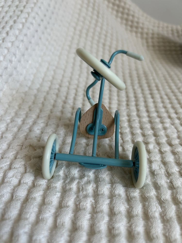 Maileg Rowerek rower z koszykiem dla myszek niebieski jak NOWY