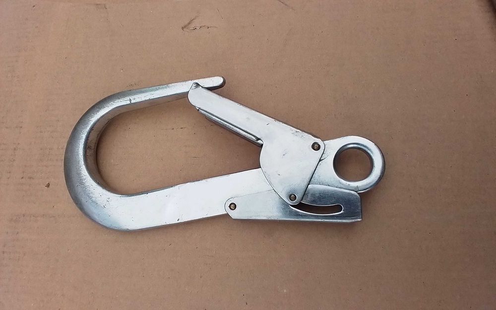 Zatrzaśnik karabinek AZ023 PROTEKT