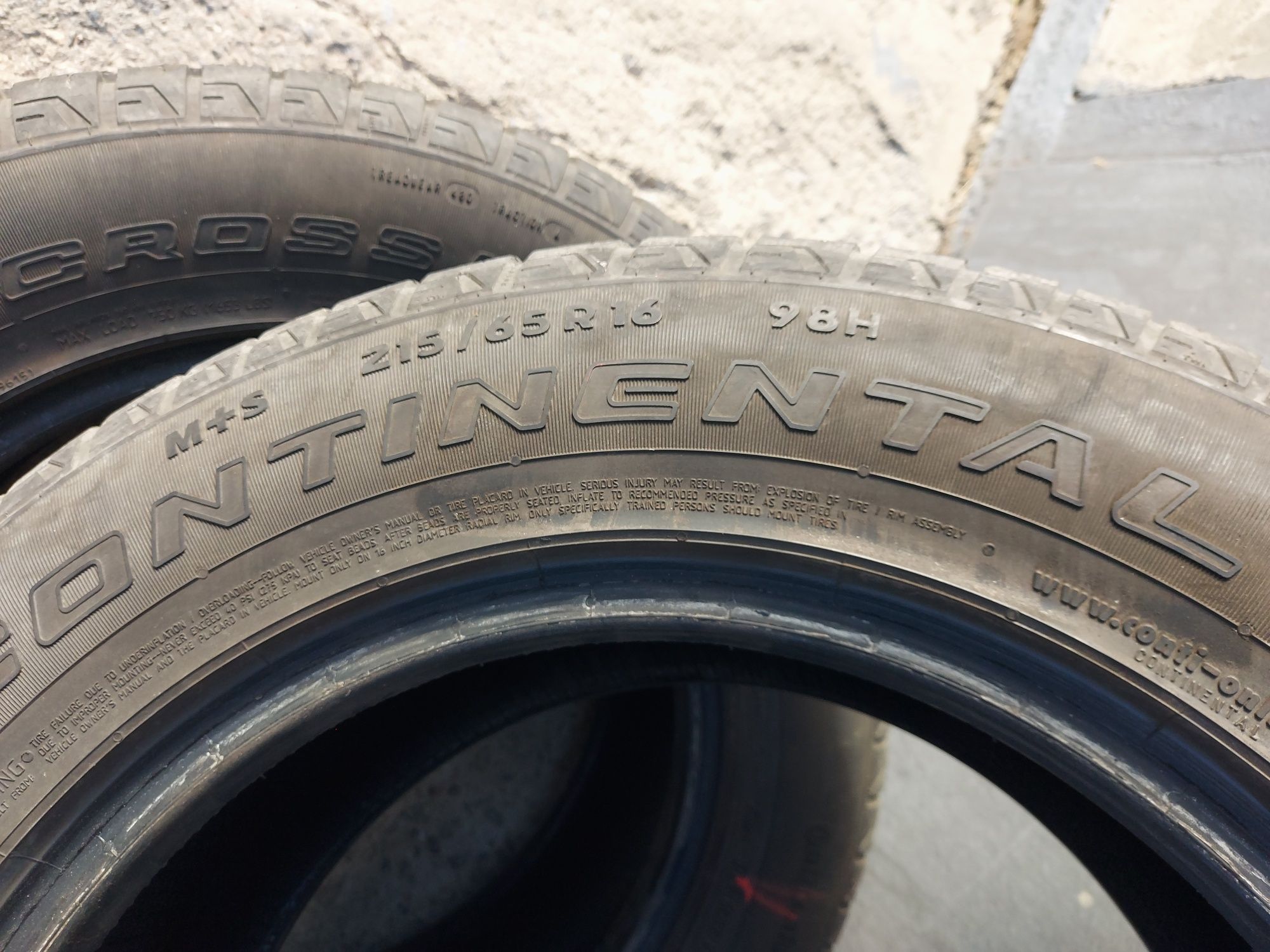 Шина Continental Cross Contakt LX R 16, протектор 5,5 ..