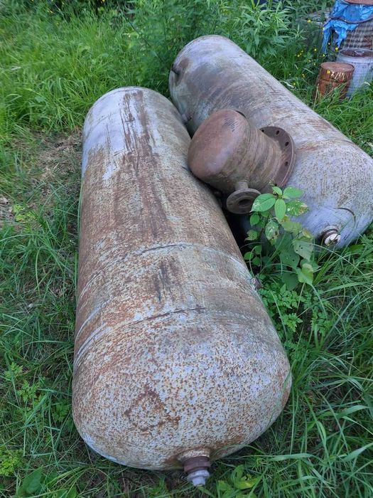 Zbiorniki stalowe ciśnieniowe 2 x 600 l.