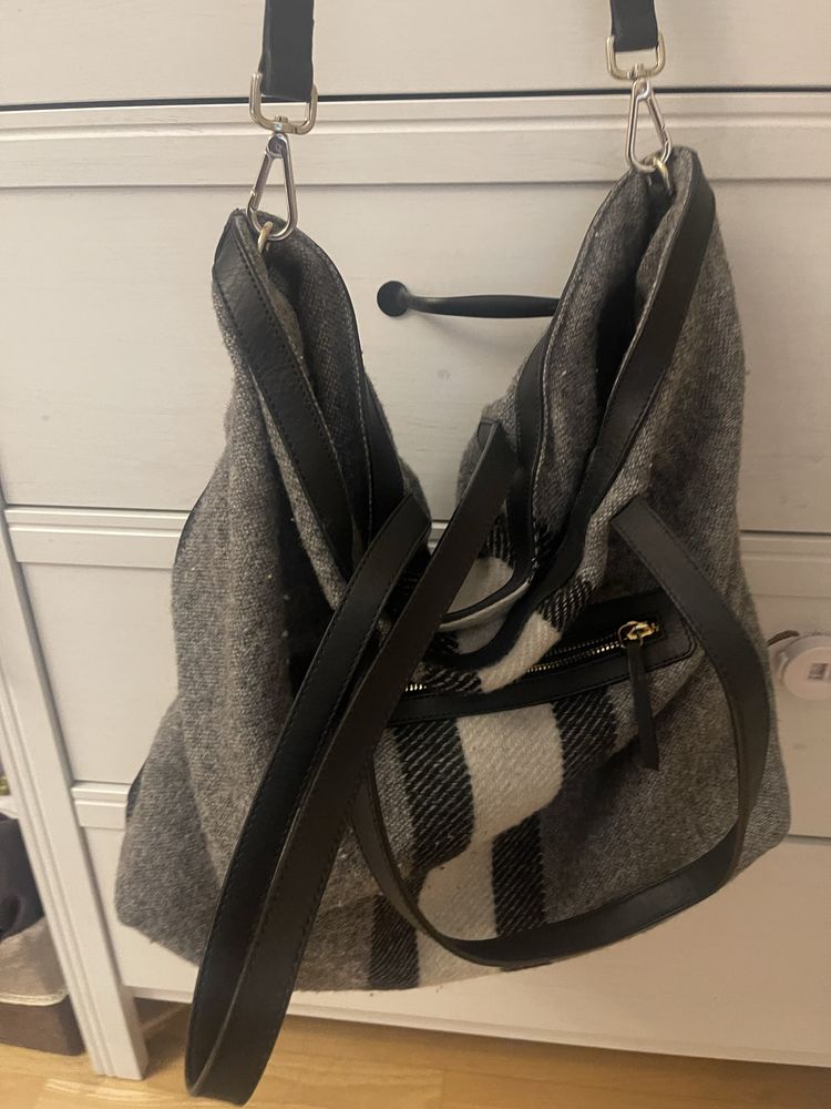 Сумка шопер Massimo Dutti 1500 грн. Куплена в Італіі. Як нова .