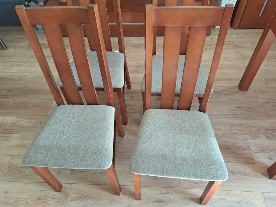 Krzesła drewniane do salonu