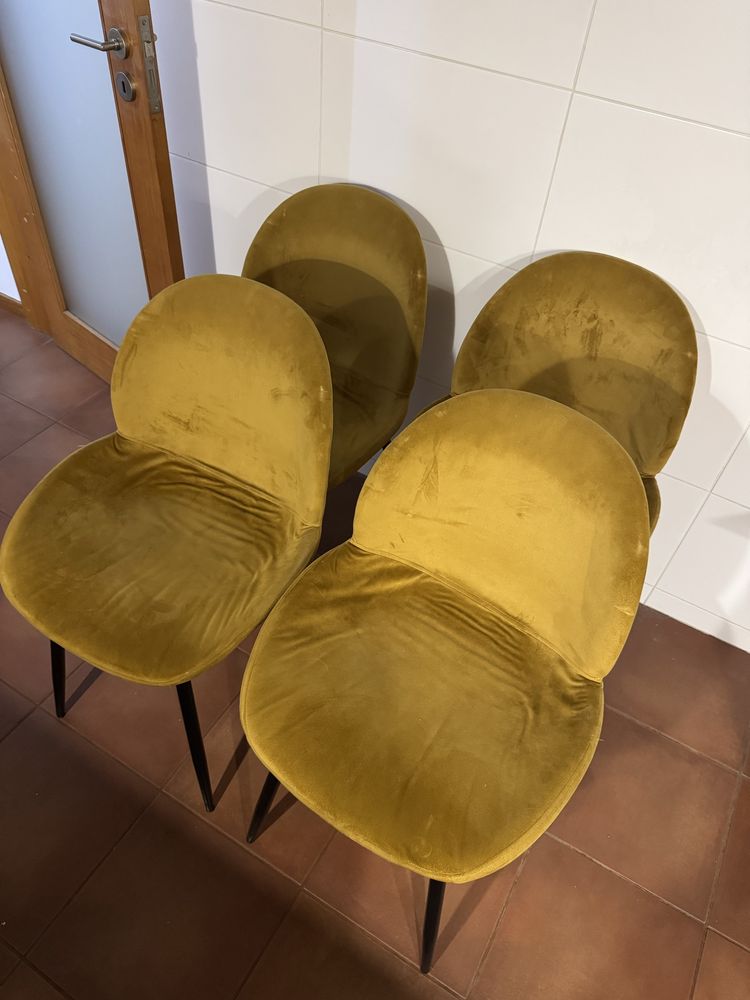 Cadeiras Amarelas (Vintage)