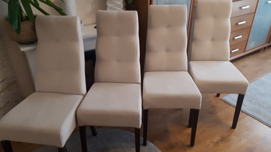 Krzesła tapicerowane beżowe