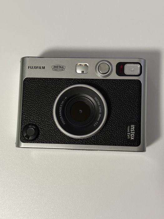 Aparat Fujifilm Instax Mini Evo (drukujący zdjecia)